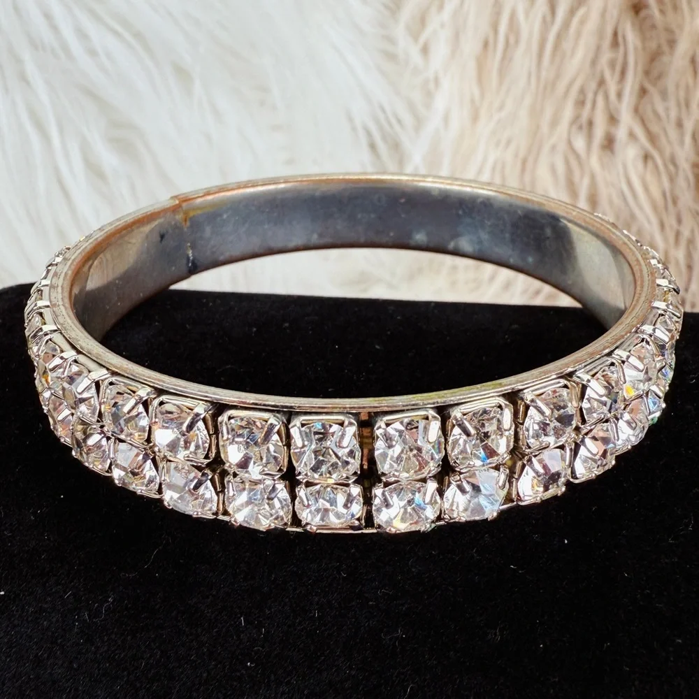 Vintage weighted Silvertone Crystal Bling Bangle Bracelet